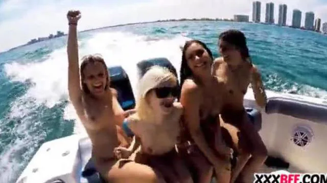 Seksowne nastolatki na łodzi - sex impreza!